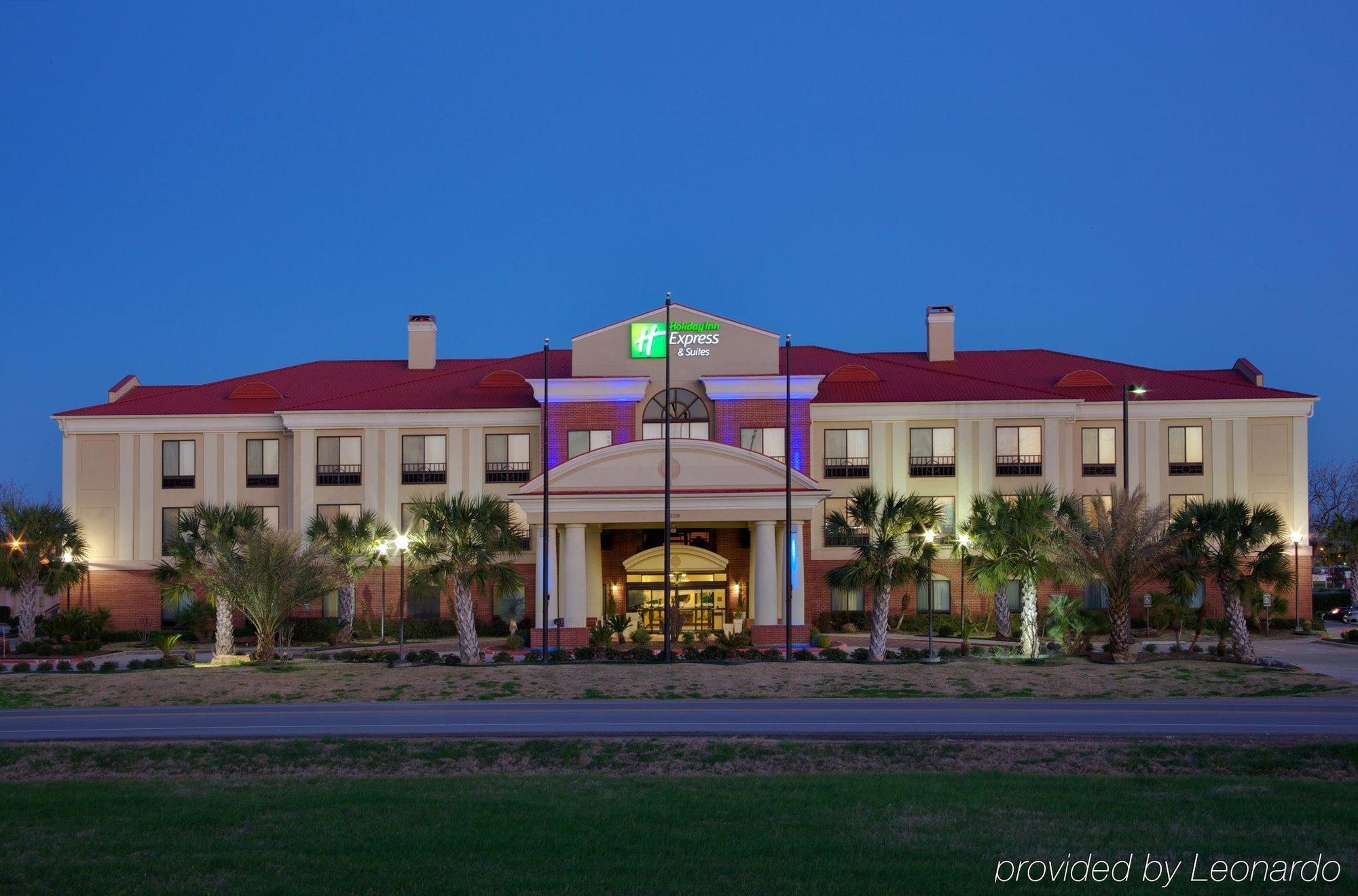 Holiday Inn Express & Suites Wharton By Ihg Buitenkant foto