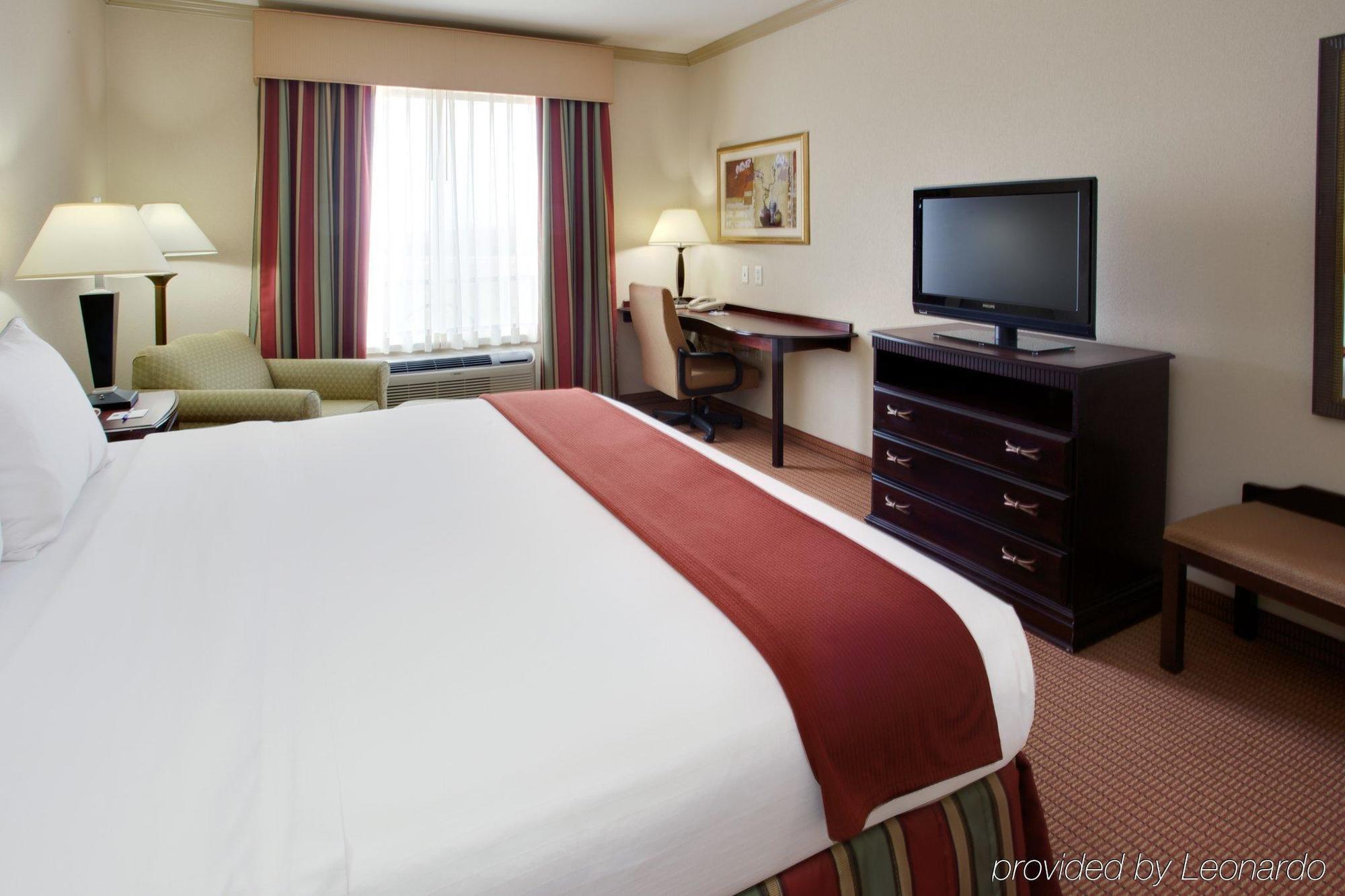 Holiday Inn Express & Suites Wharton By Ihg Kamer foto