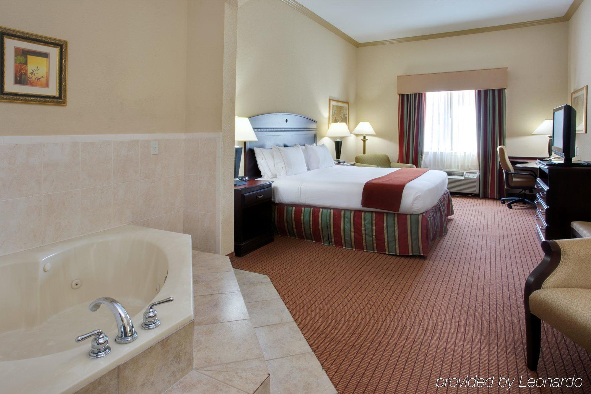 Holiday Inn Express & Suites Wharton By Ihg Kamer foto