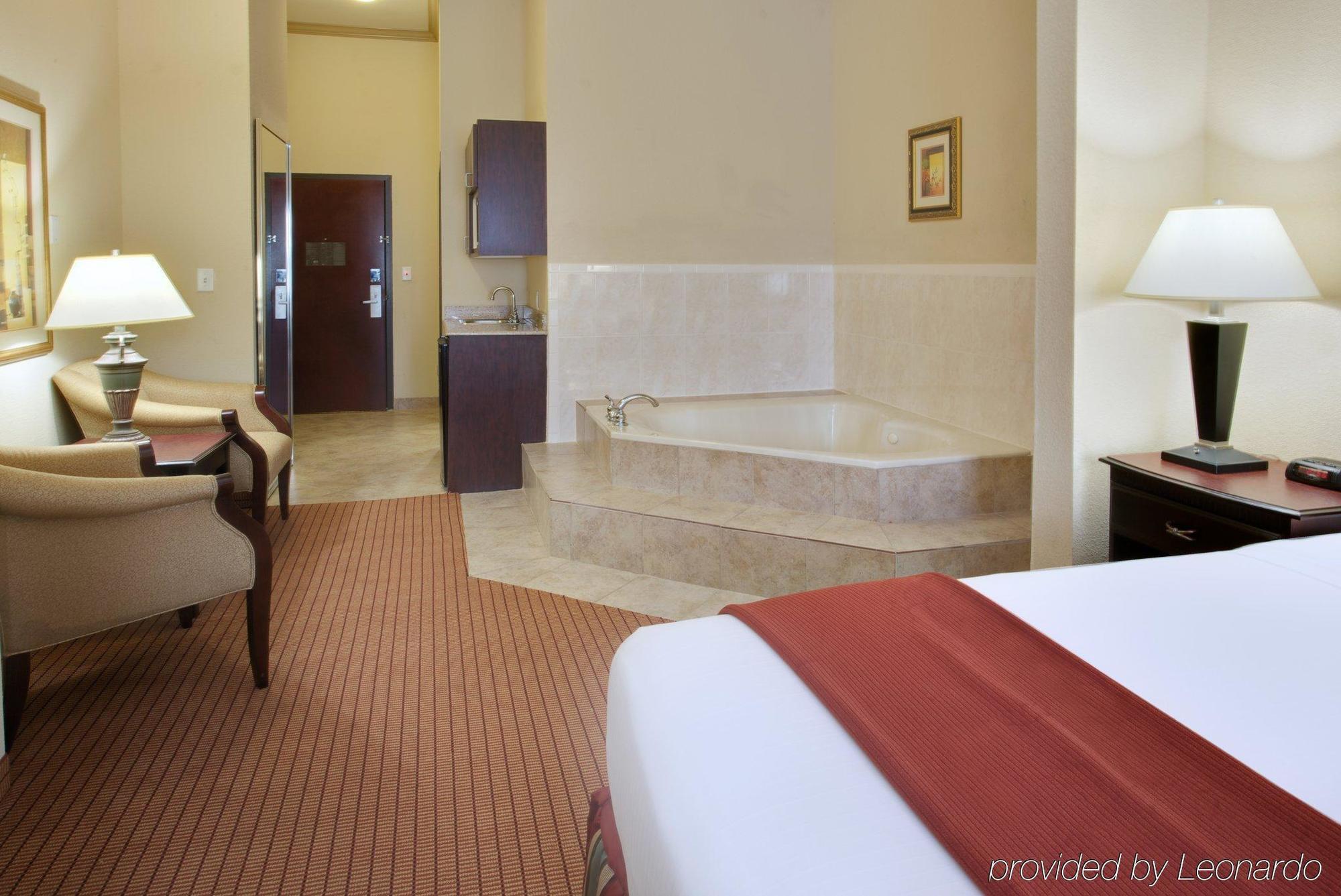Holiday Inn Express & Suites Wharton By Ihg Kamer foto