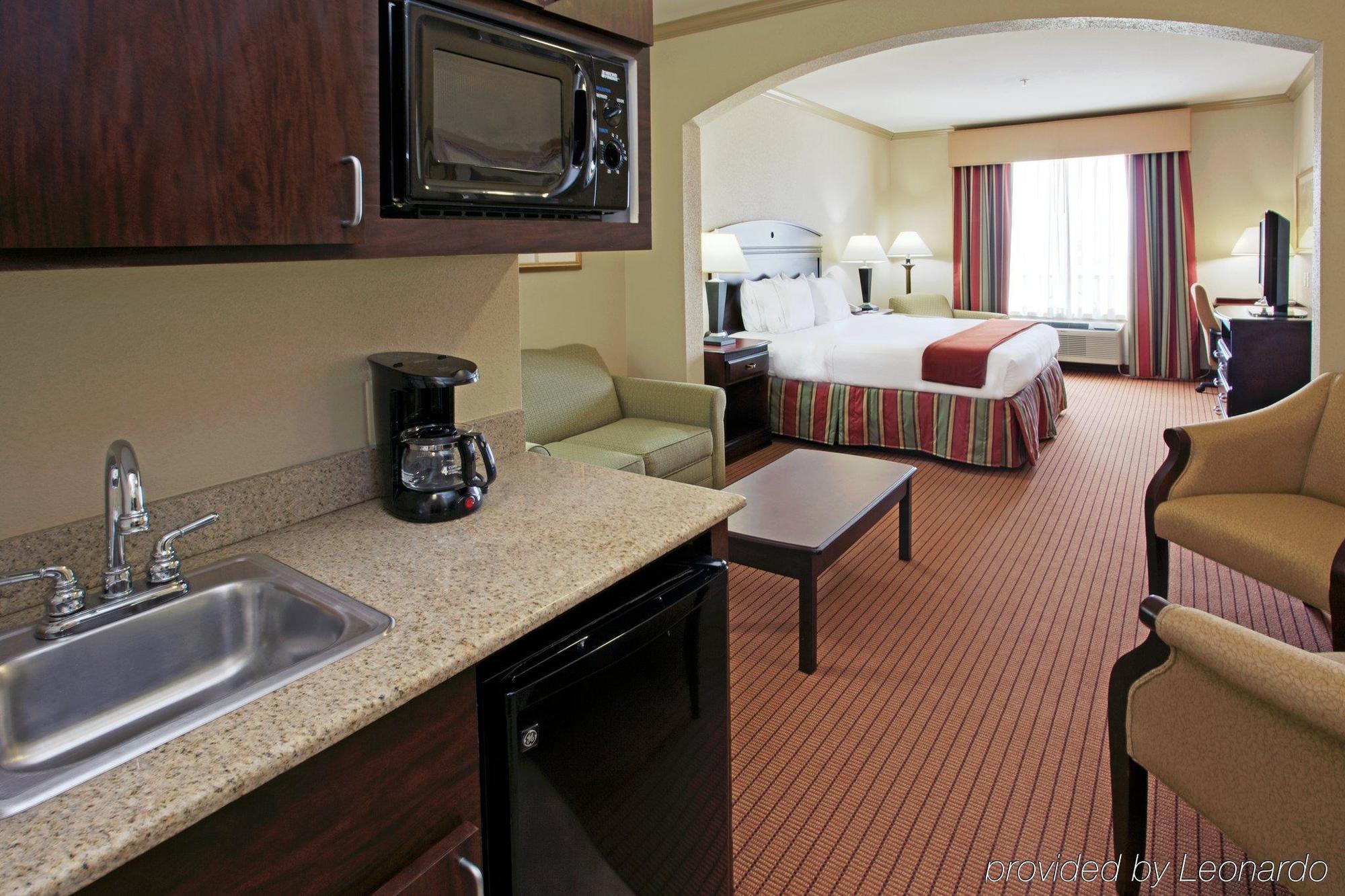 Holiday Inn Express & Suites Wharton By Ihg Kamer foto