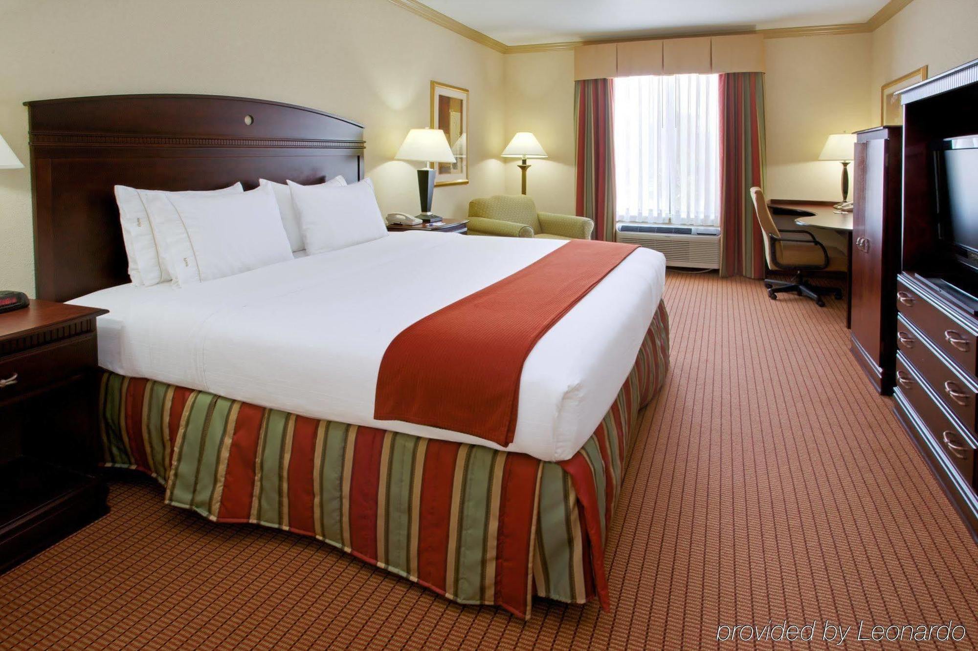 Holiday Inn Express & Suites Wharton By Ihg Buitenkant foto