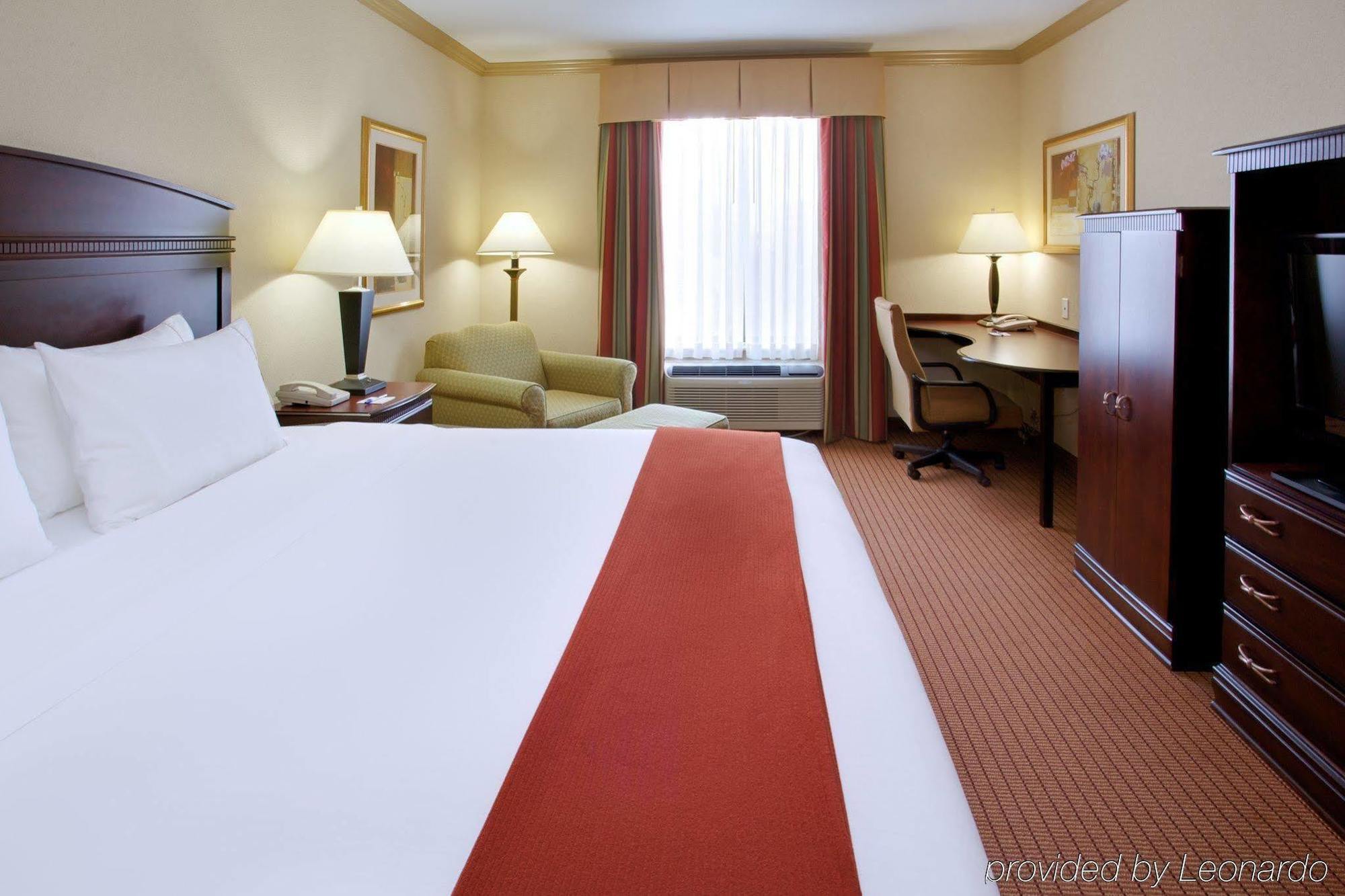 Holiday Inn Express & Suites Wharton By Ihg Buitenkant foto