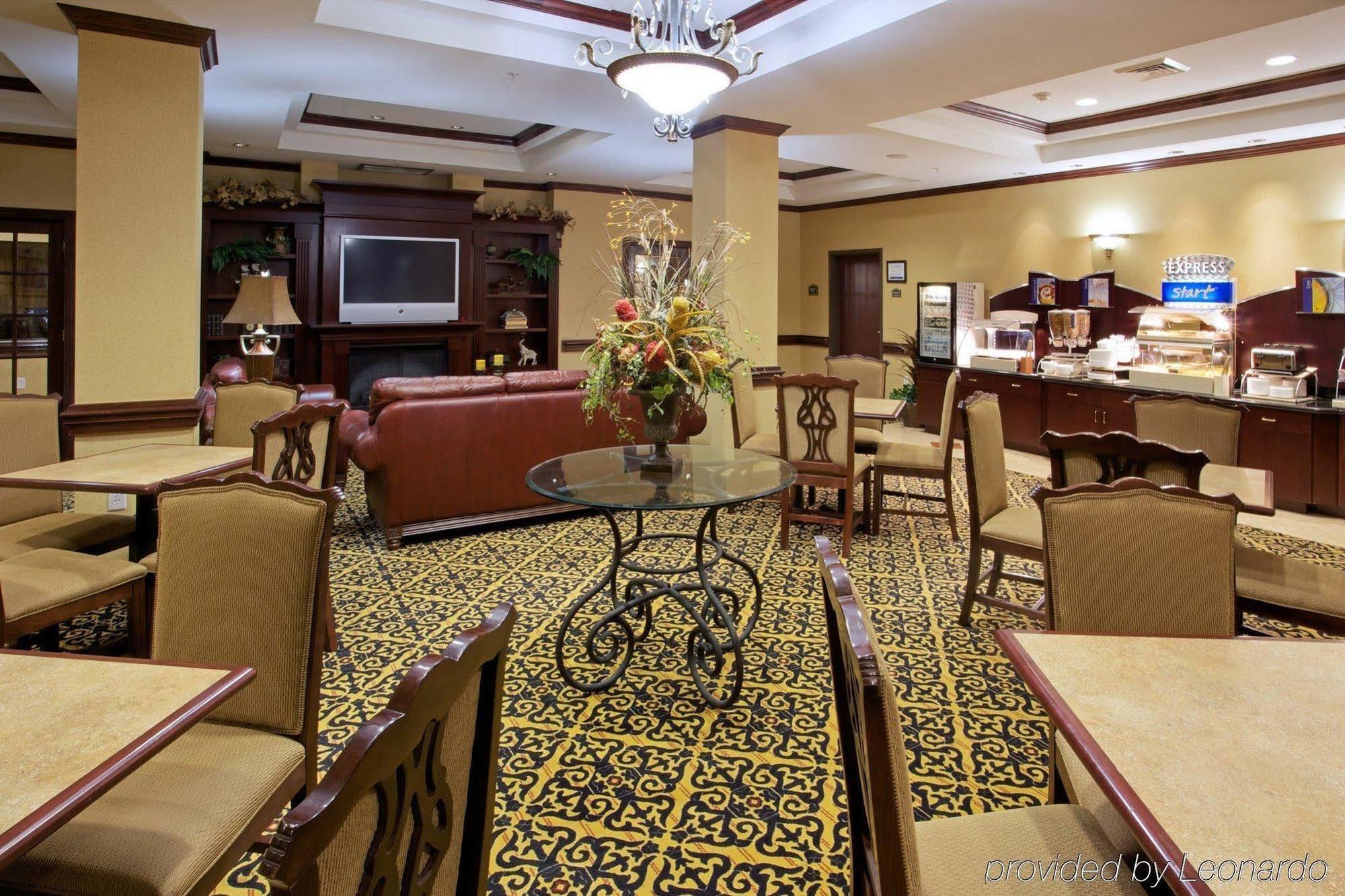 Holiday Inn Express & Suites Wharton By Ihg Restaurant foto